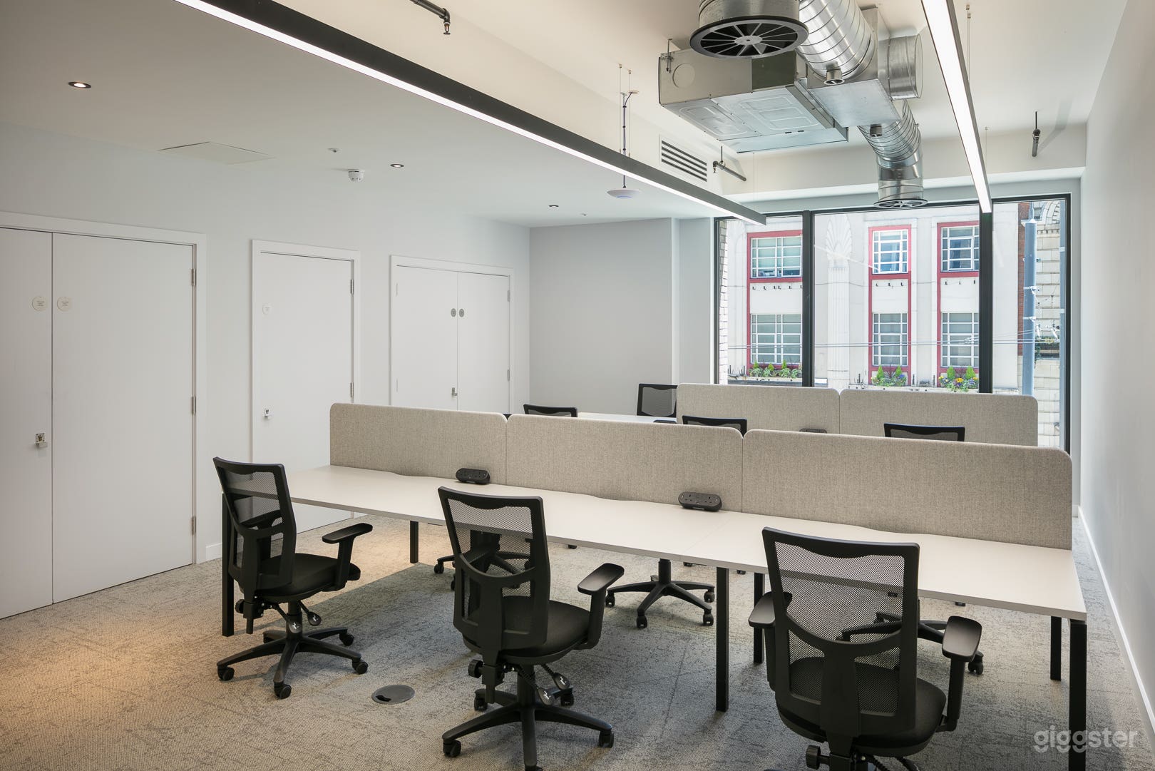 Modern and Bright Office Space Photo 3