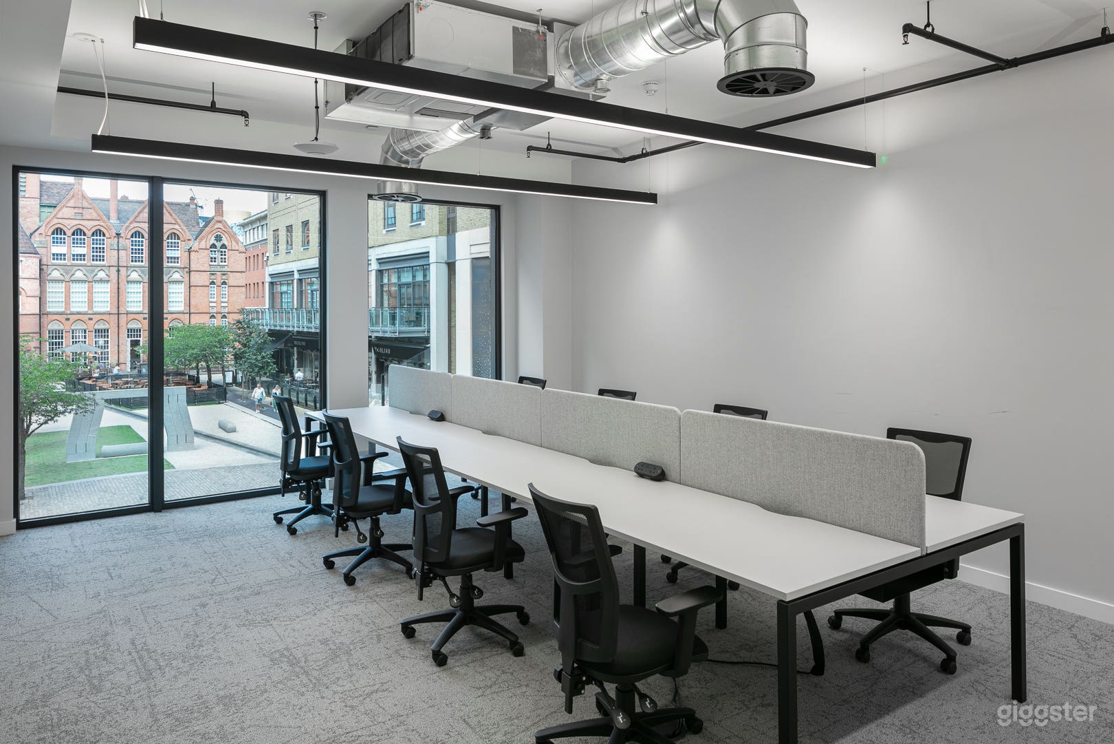 Modern and Bright Office Space Photo 1