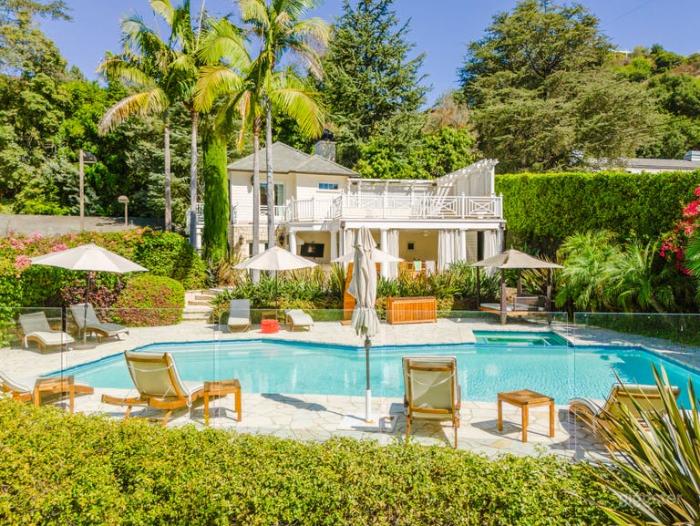  TENNIS COURT DREAMS: HOLLYWOOD HILLS ESTATE 