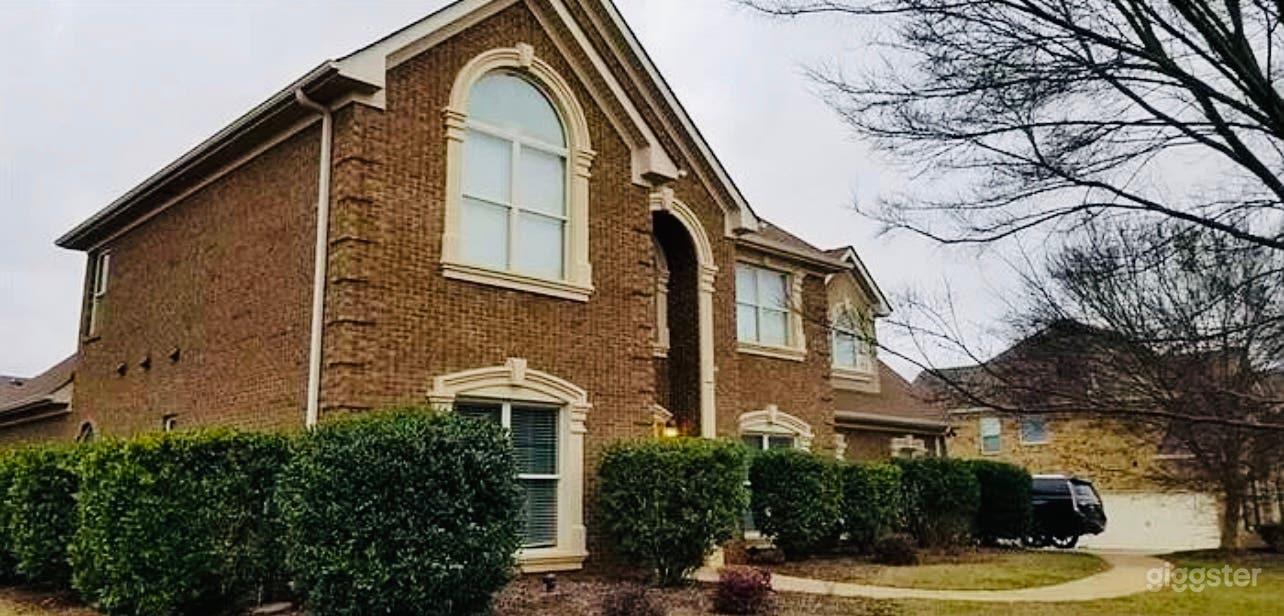 Down South Southern Bell Modern Home Photo 2