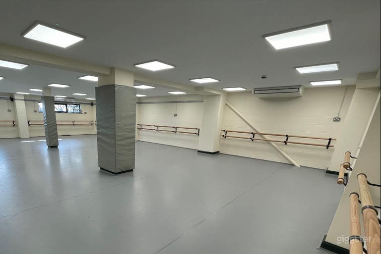  Studio 3 (1270 sq. ft.) 