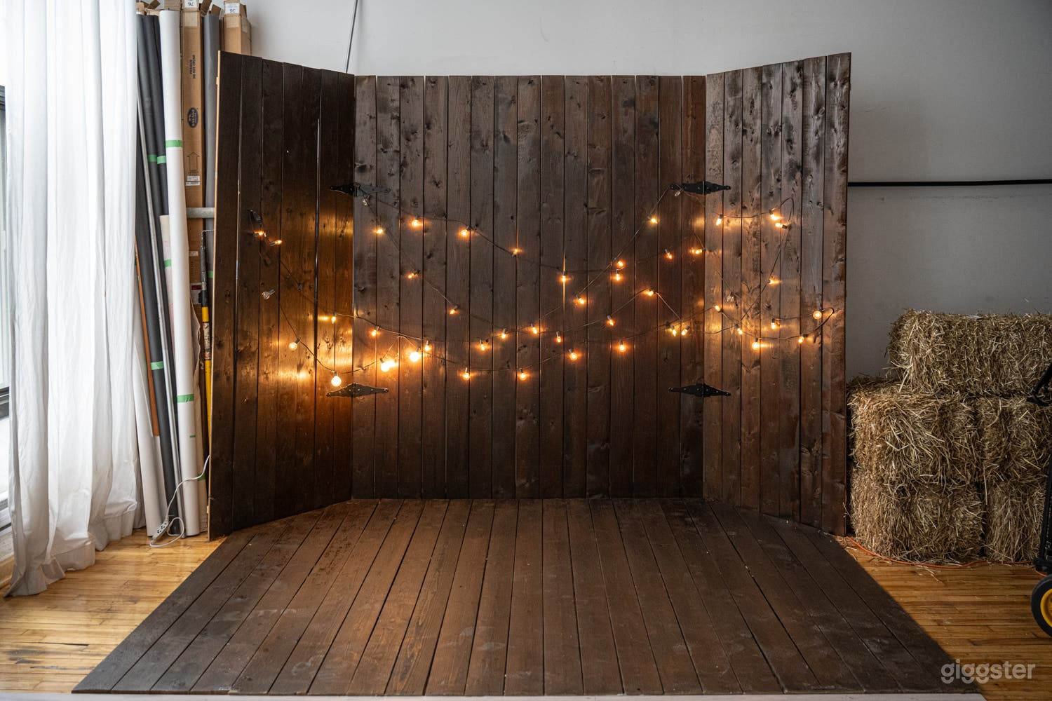 Nice rustic set up with lights