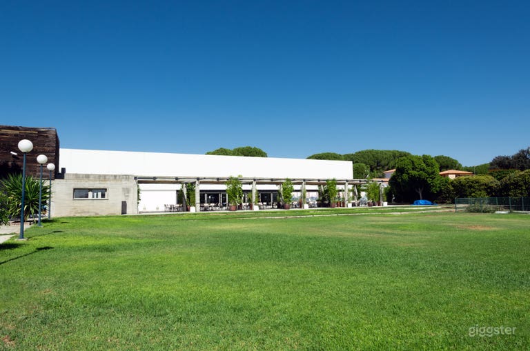  Amplio club campestre con jardines e interior en Sevilla 