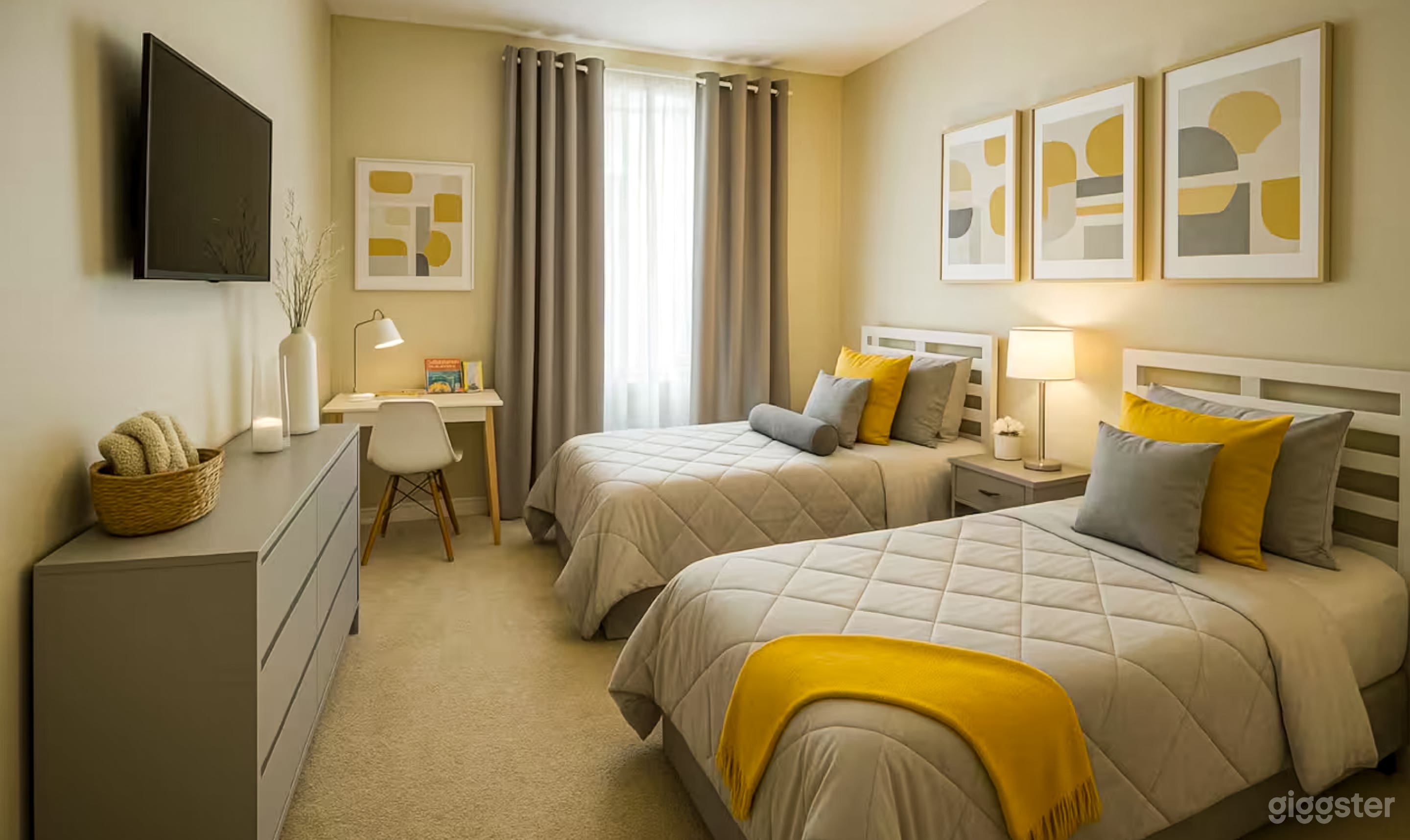 Chic Modern LA Apartment with Natural Light &amp; Stylish Inter Photo 4