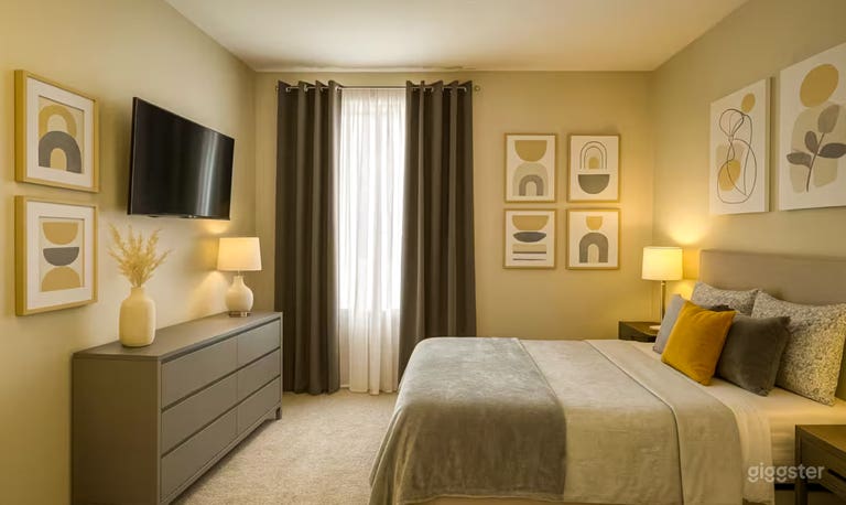  Chic Modern LA Apartment with Natural Light & Stylish Inter 