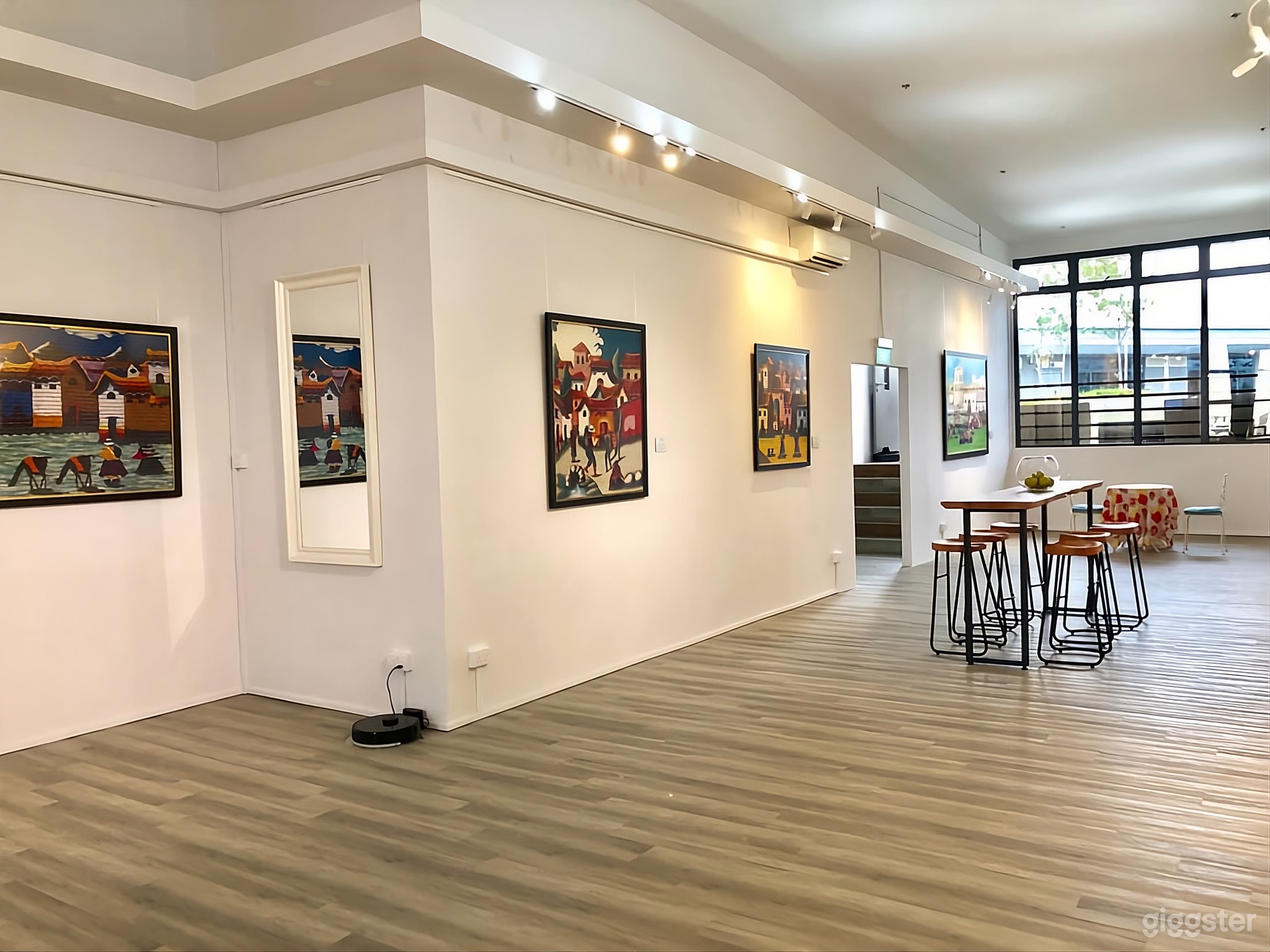 Gallery-Style Space for Events and Exhibitions Photo 3