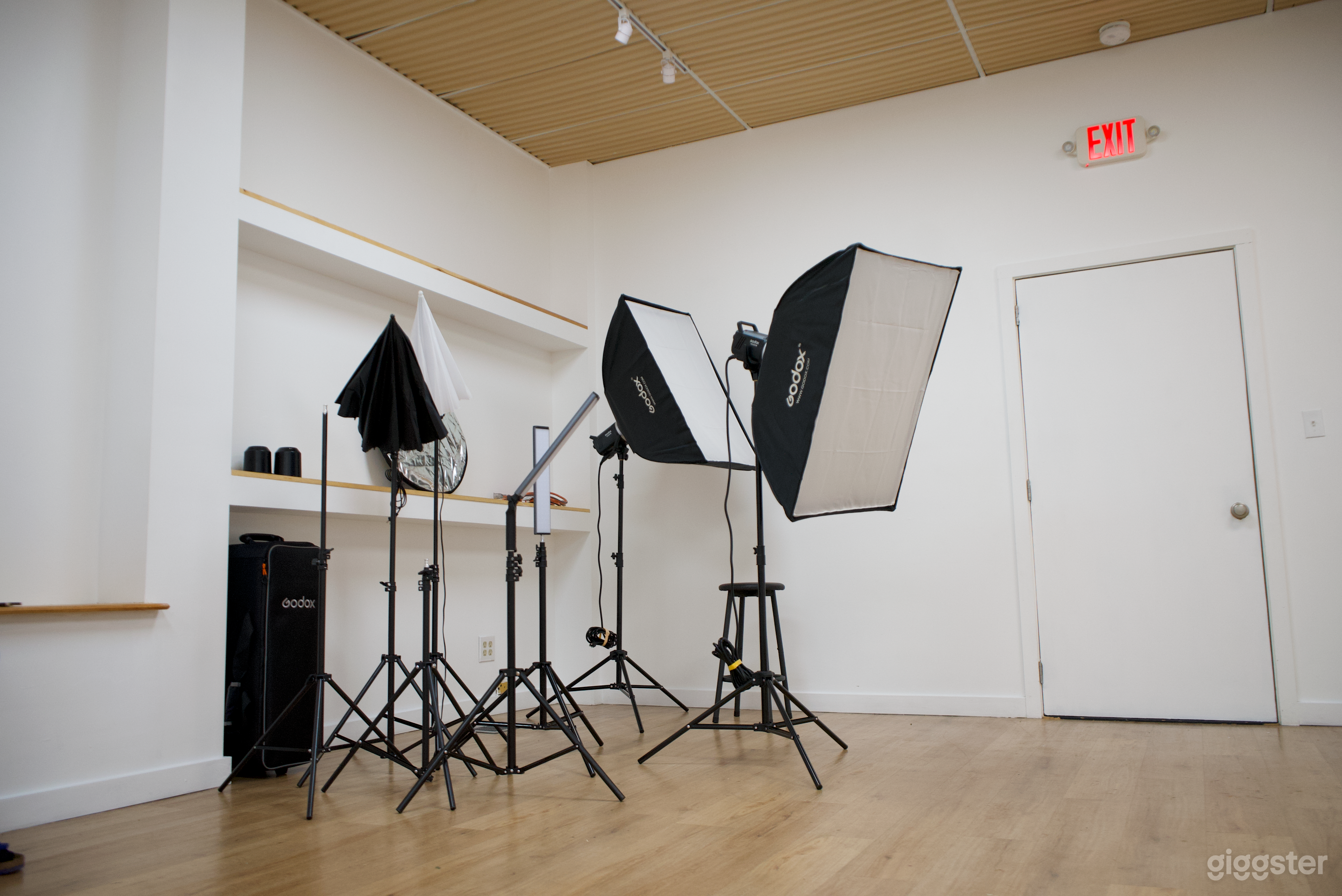 All-in-one content creation and event space  Photo 2