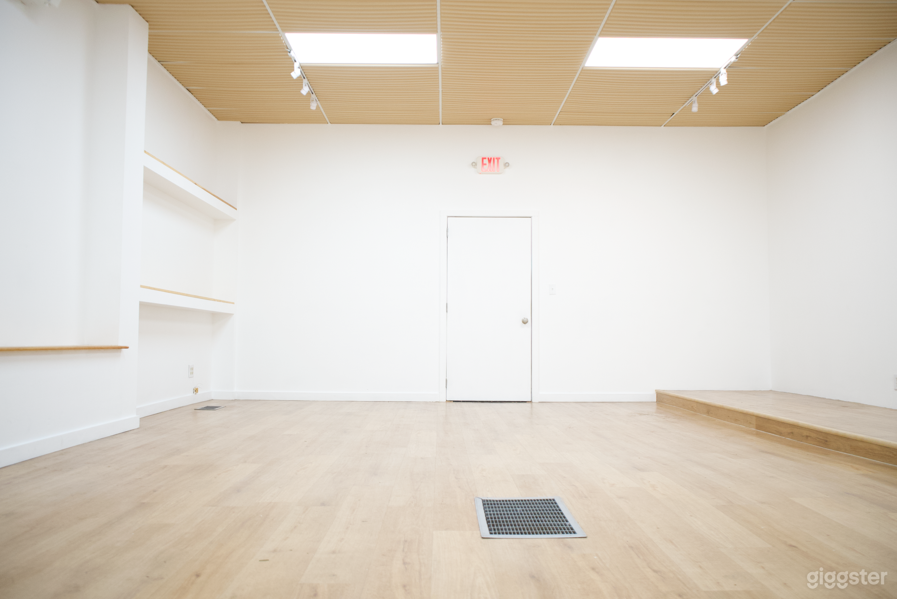 All-in-one content creation and event space  Photo 4