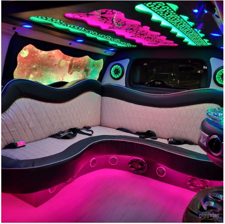  Servicio premier de limusinas y autobús para fiestas 