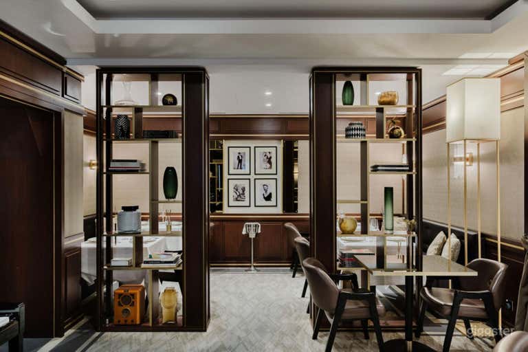  The Library: An Intimate Literary Escape 