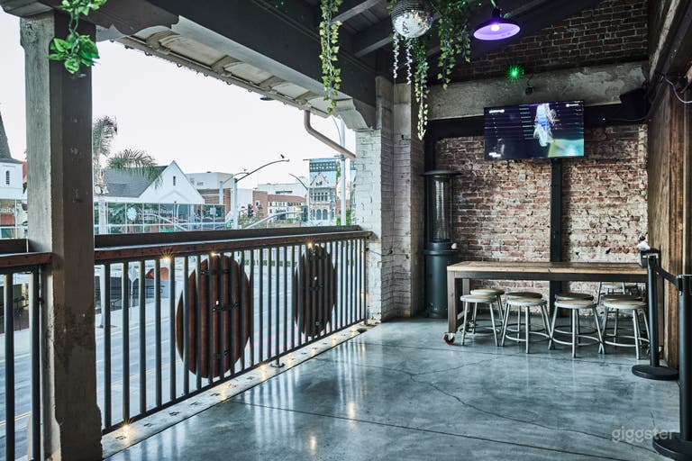  Covered Balcony Space Off Bar Arcade With Views 
