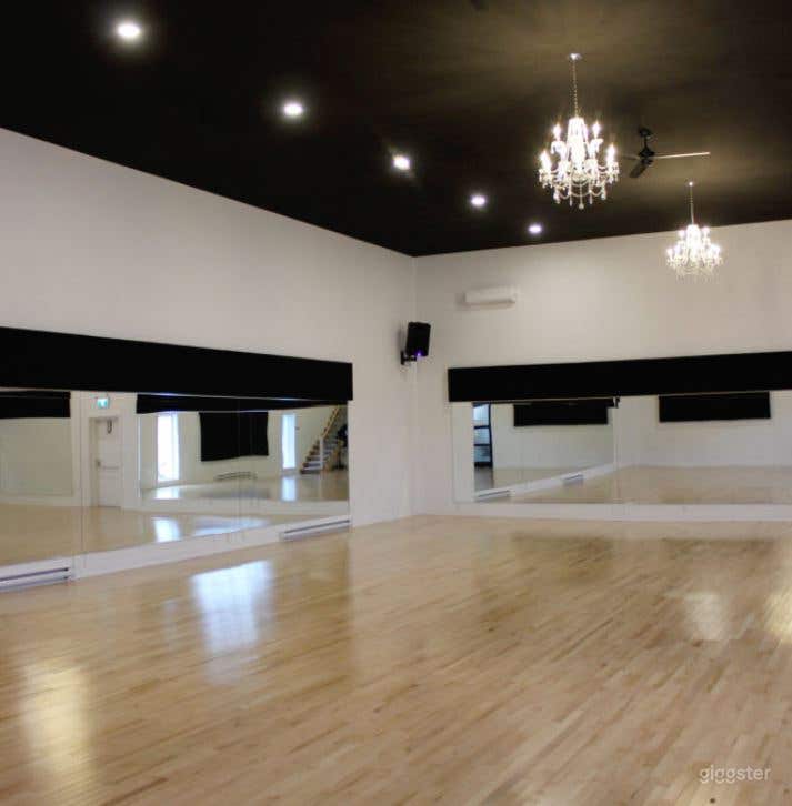 Chic Upstairs Dance Studio 1 Photo 3