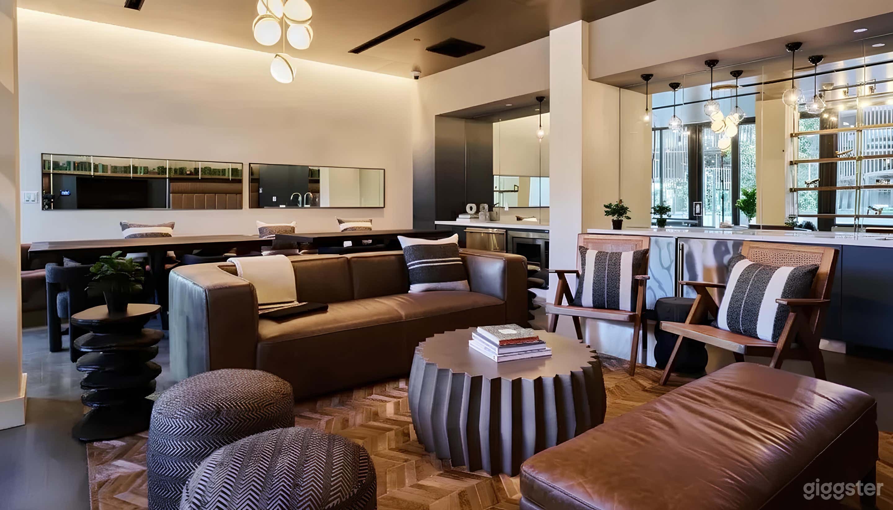 Warm & Open Event Space w/ Beautiful Skyline View Photo 3