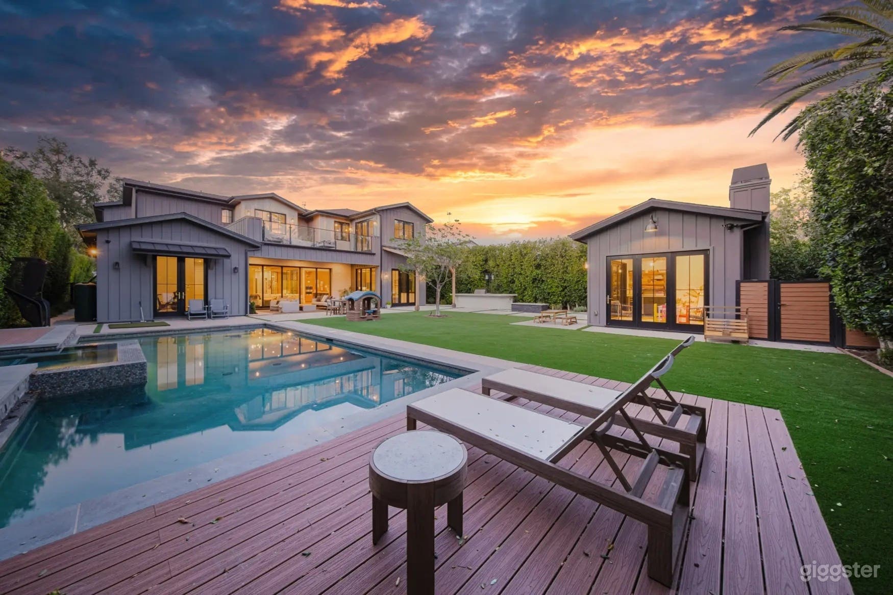 GOLDEN HOUR CINEMATIC OUTDOOR POOL Photo 2