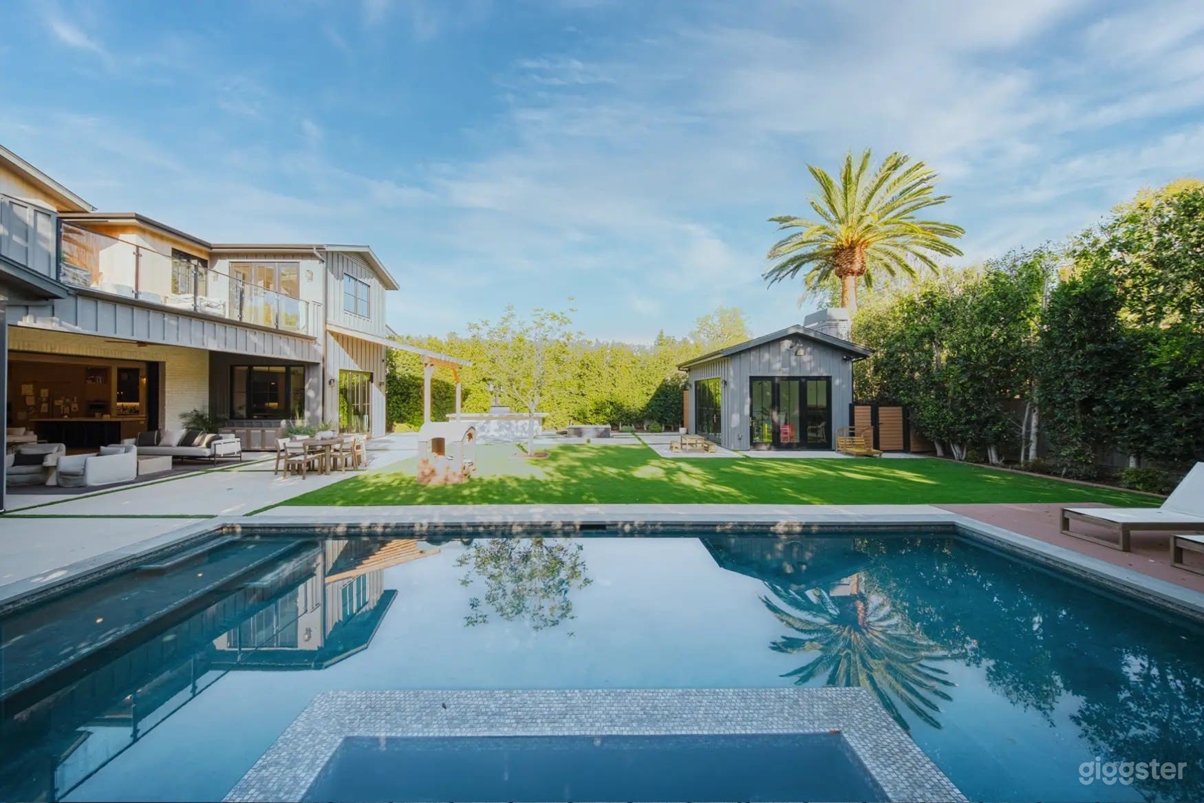 GOLDEN HOUR CINEMATIC OUTDOOR POOL Photo 3