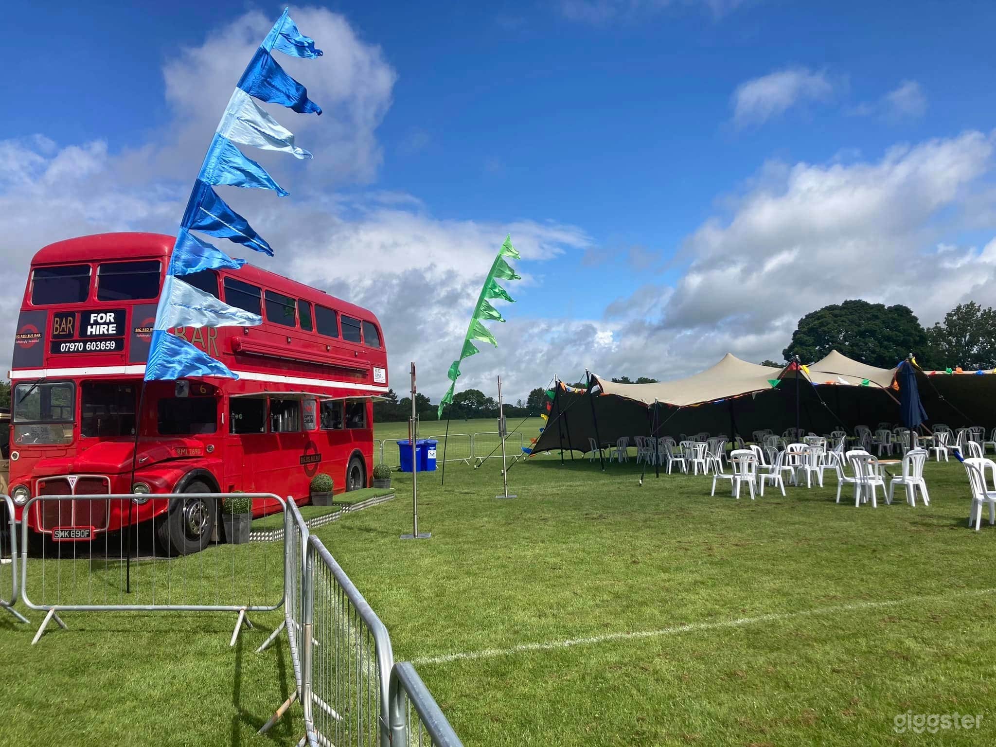 Bright Outdoor Space Photo 1