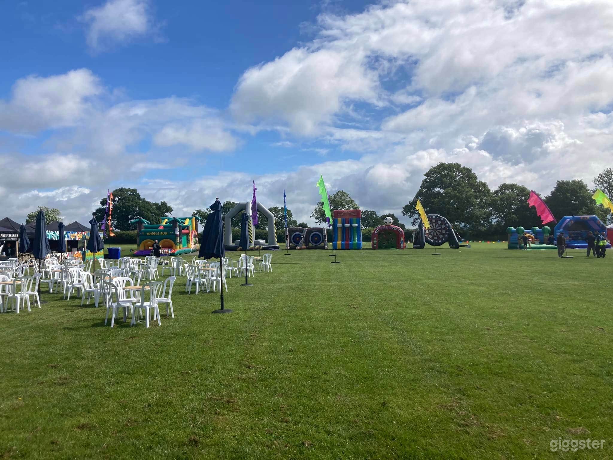 Bright Outdoor Space Photo 4