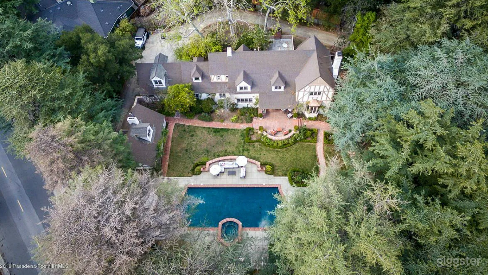 Beautiful private home in LA vicinity Photo 1