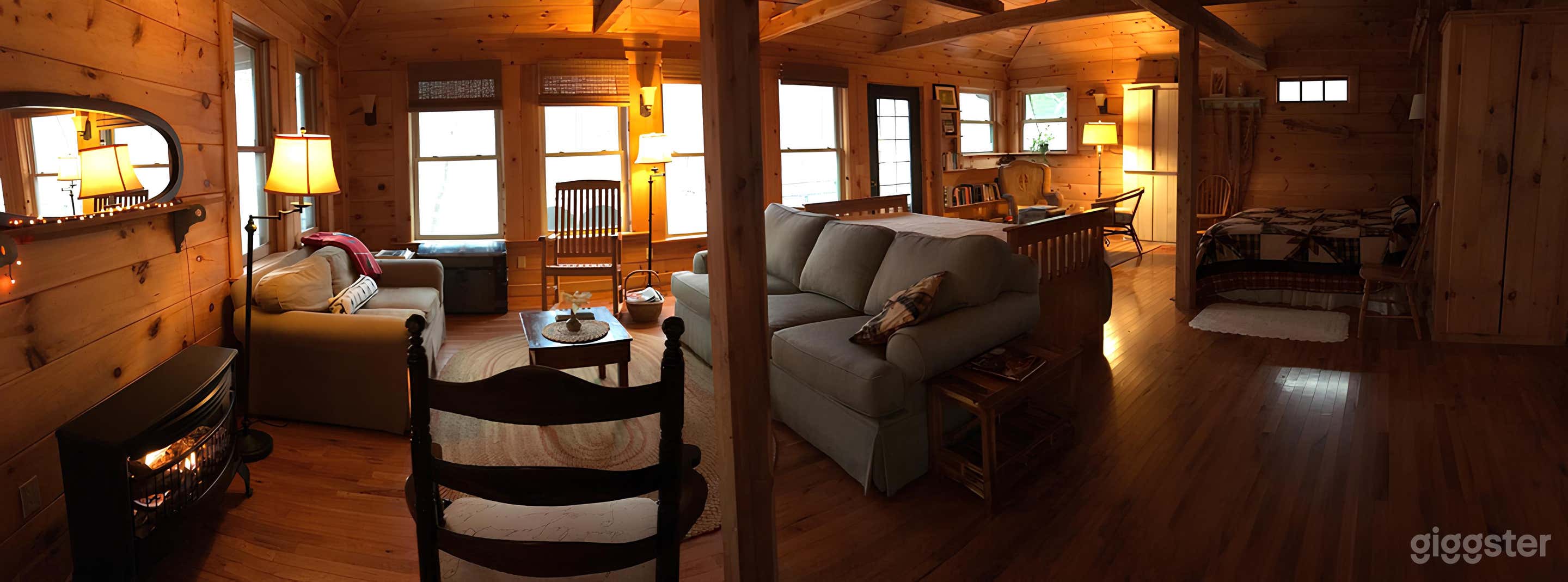 Pine Cabin by the Creek Photo 4