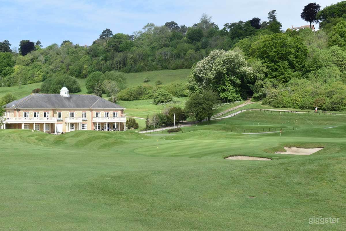 Woldingham's Fully Equipped Golf Club  Photo 2