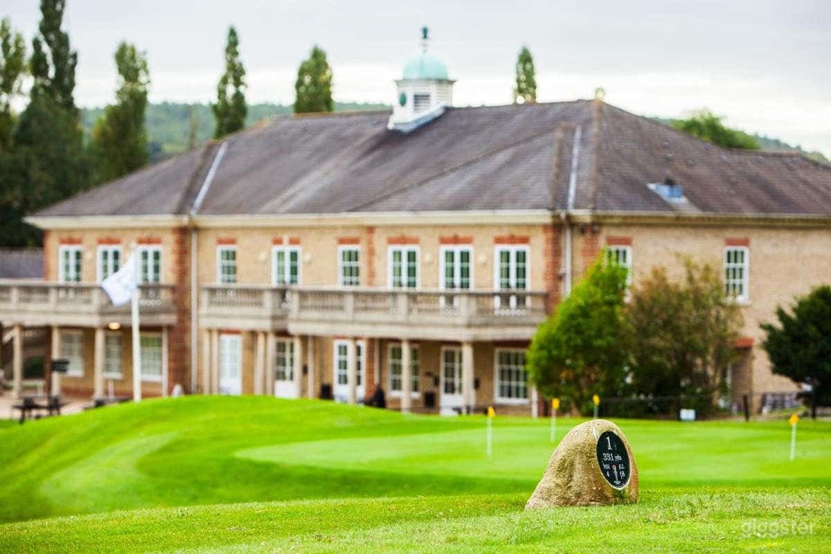 Woldingham's Fully Equipped Golf Club  Photo 1