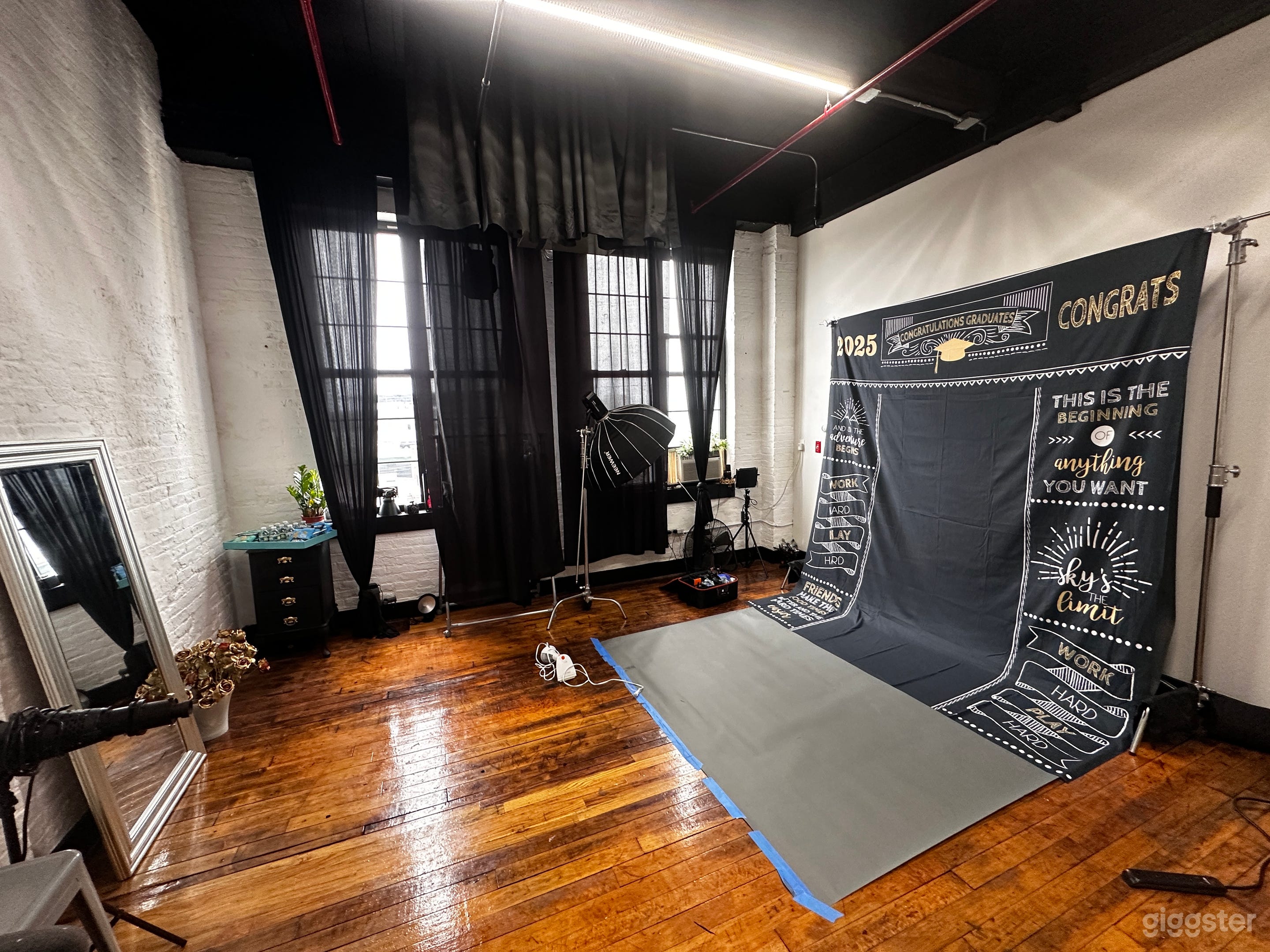 📸 Versatile Photography & Creative Production Studio Photo 1