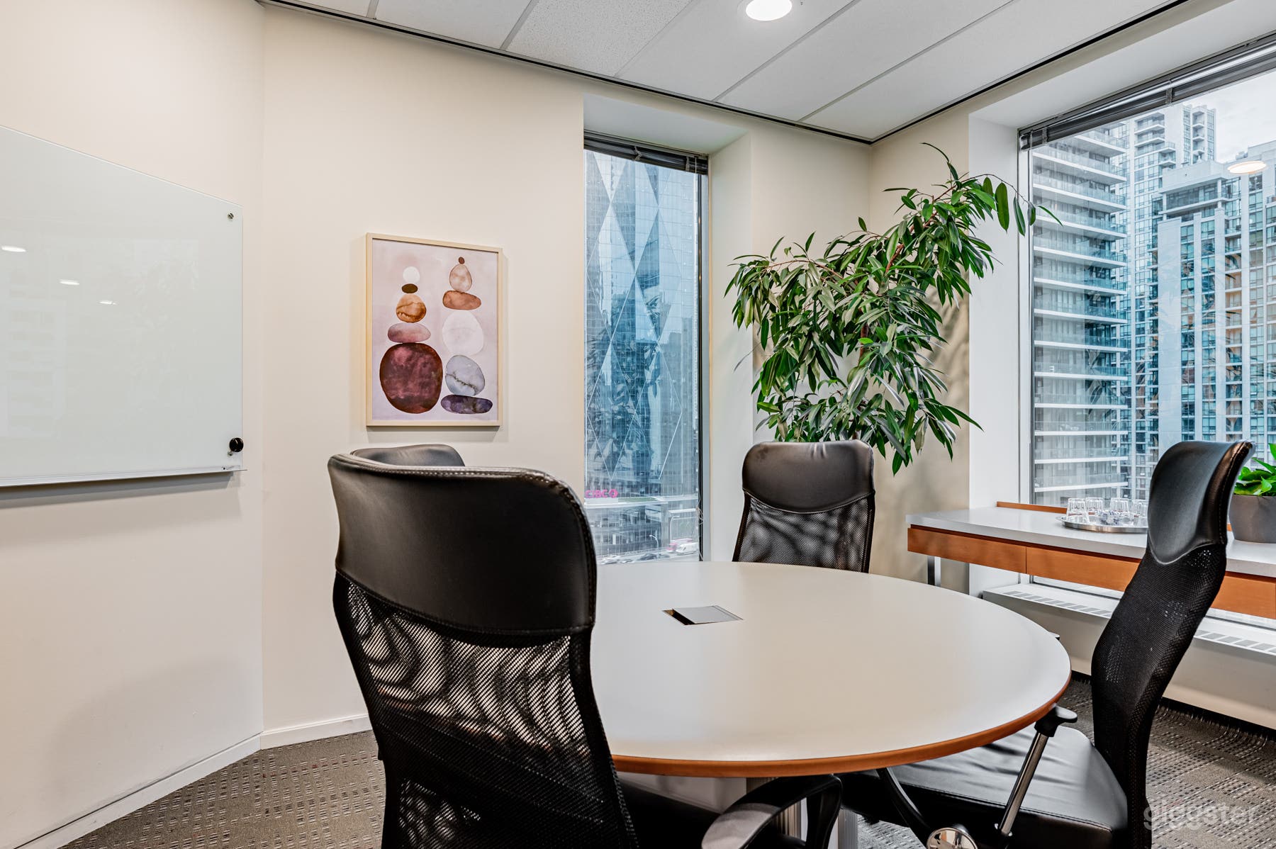 Caspian Meeting Room Photo 2