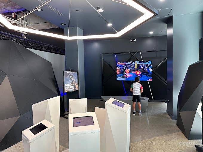 Modern &amp; Futuristic VR Space in Kirkland Photo 1