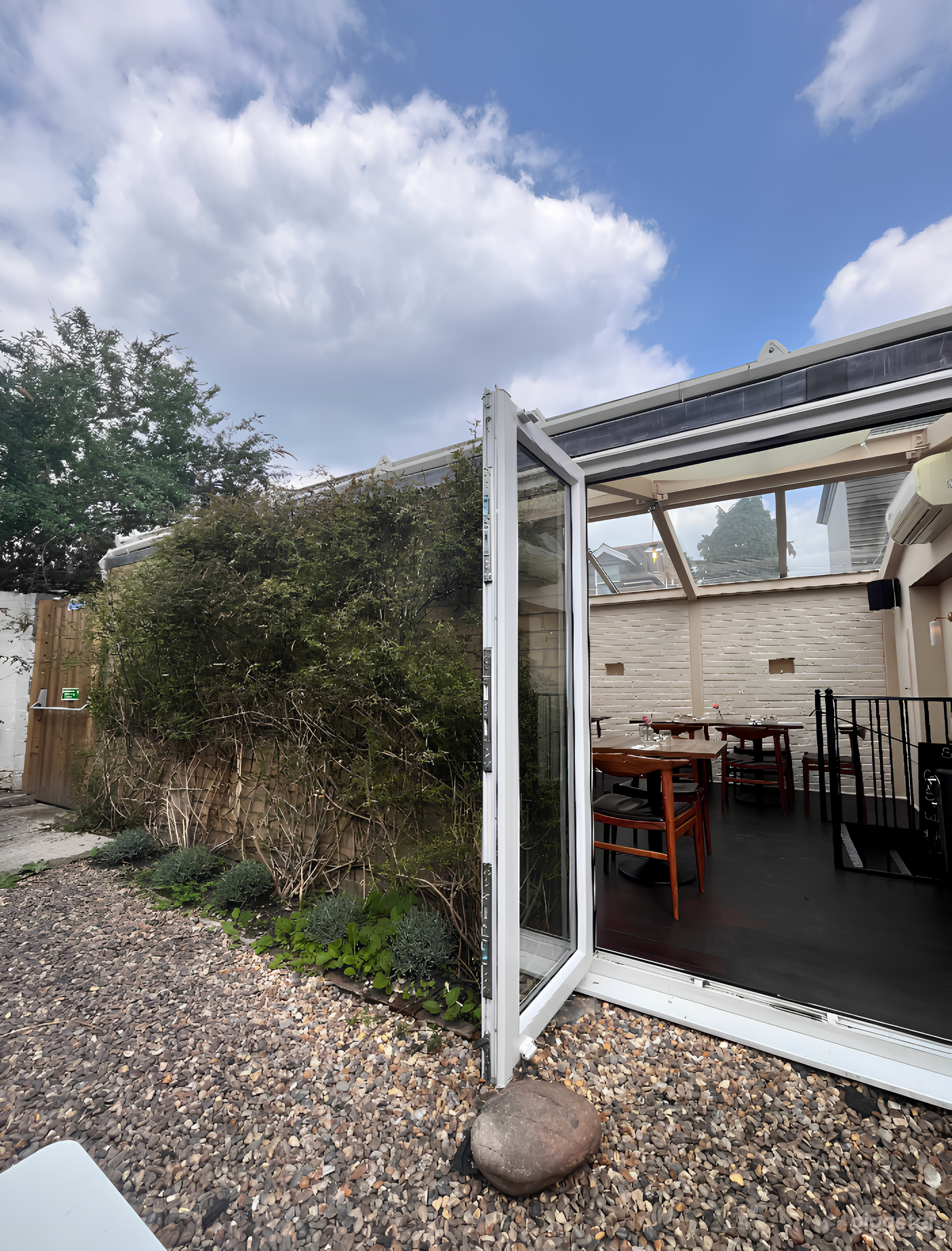 60-Seater Classic French Bistro Setting Photo 4