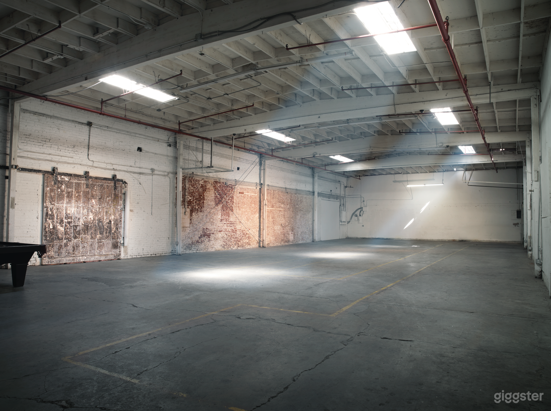 Main Stage 5k sq ft, Natural light or black box is easy blackout