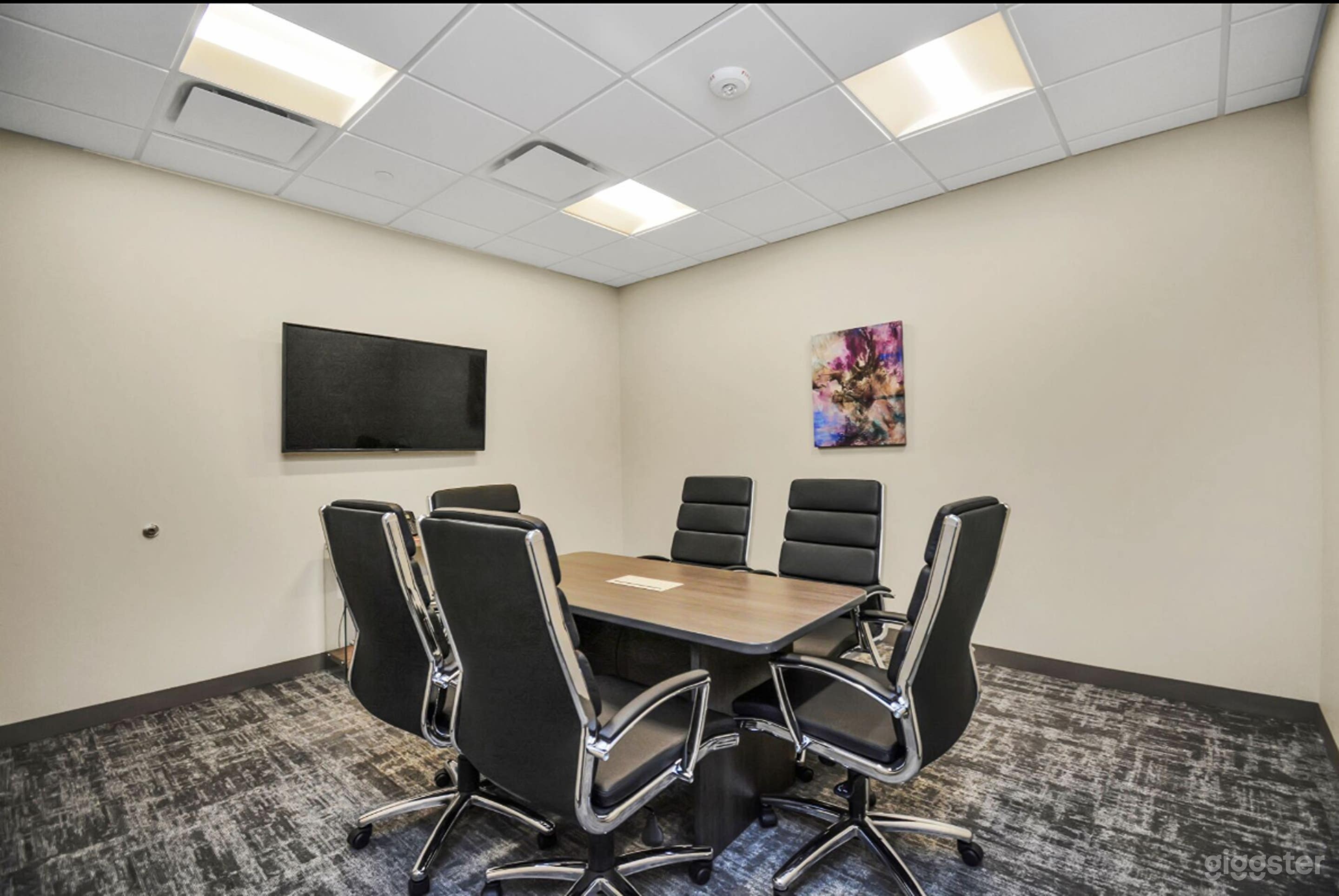 6 People Meeting Room Photo 1