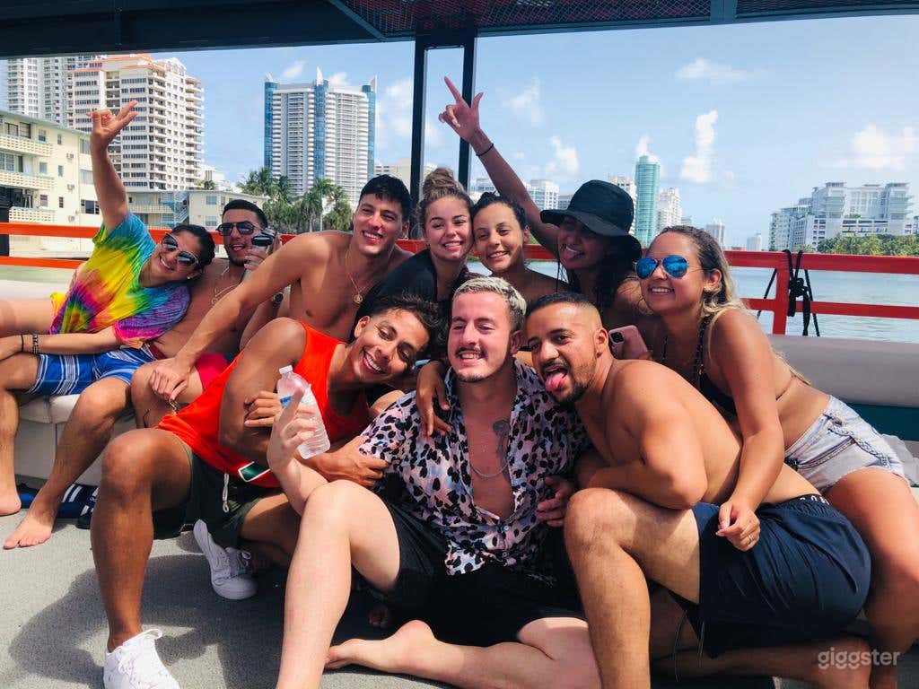 Wide and Serene 49FT PONTOON BOAT Party Boat Space Events Photo 3