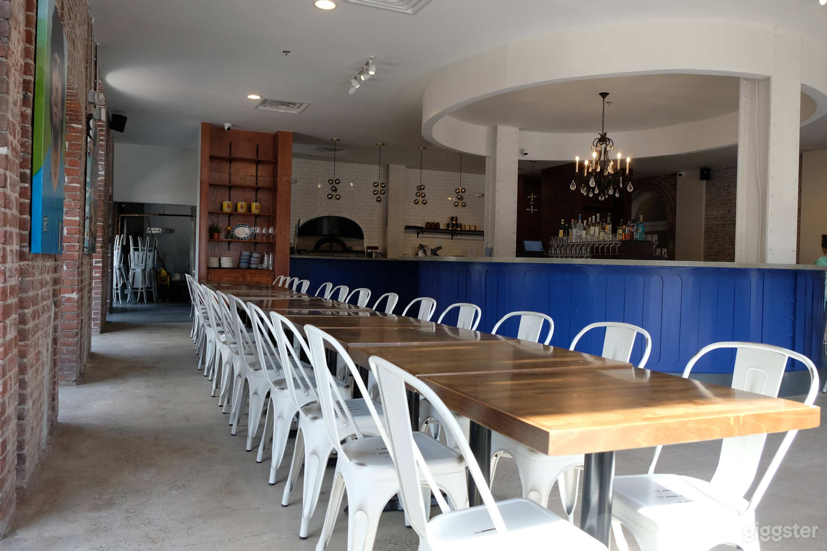 Bright &amp; Lively Pizzeria Space Photo 2