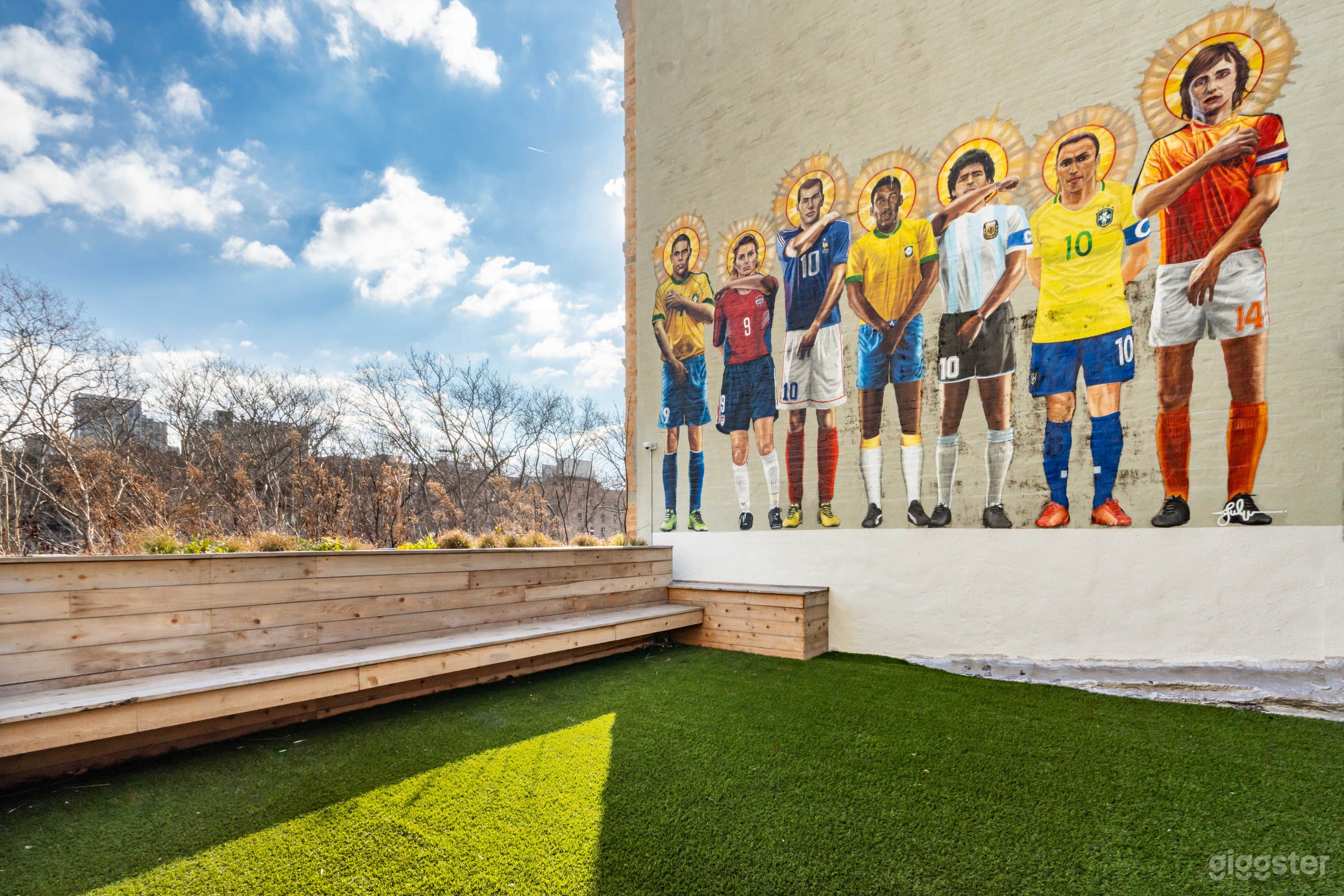 Shapira's Urban Lounge Photo 4