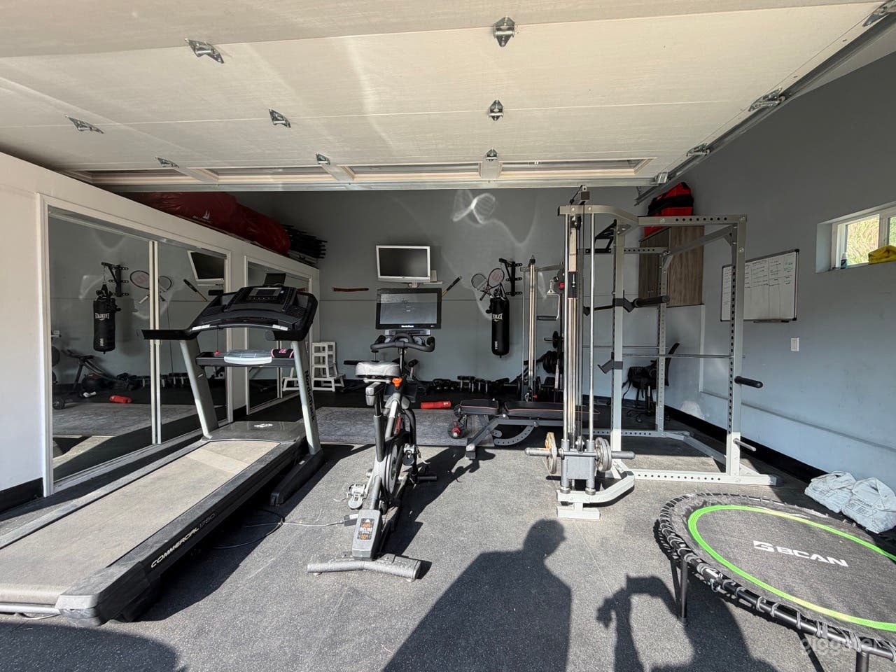 Luxury Dream Home with Piano & Pool Photo 4