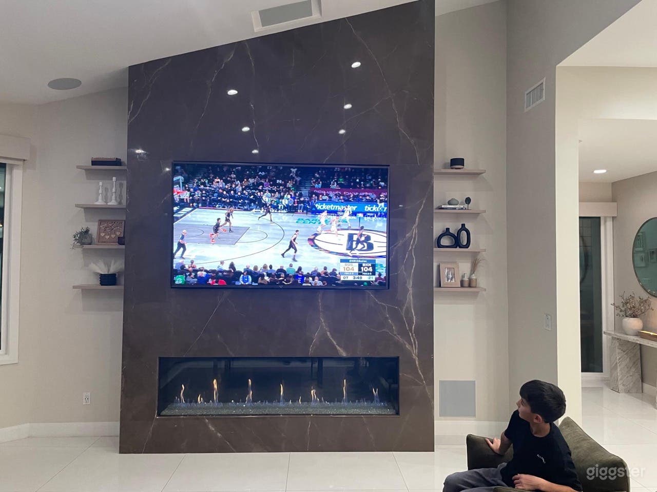 Luxury Dream Home with Piano & Pool Photo 2