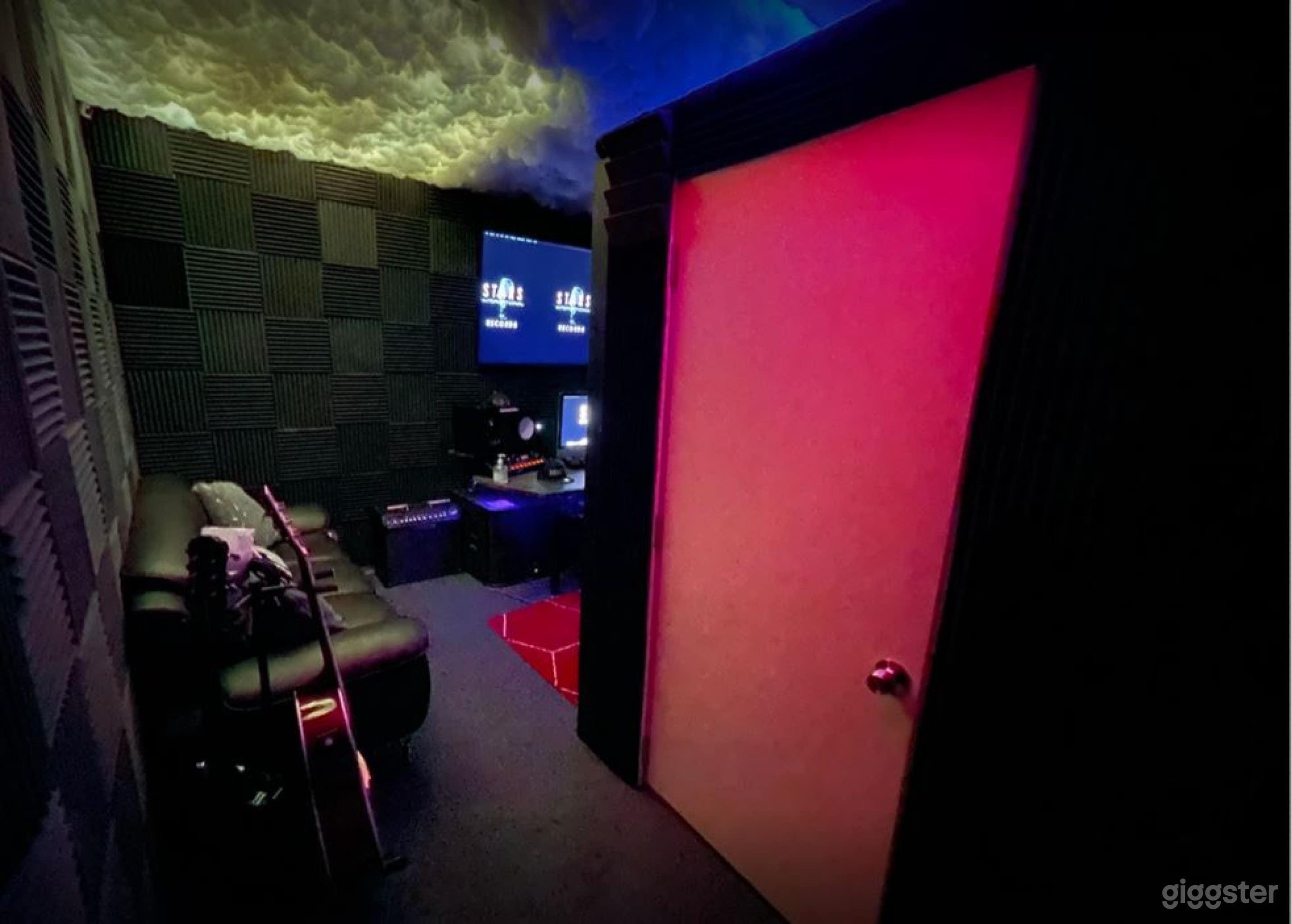 Modern Vibe Recording Studio In Florida Photo 2