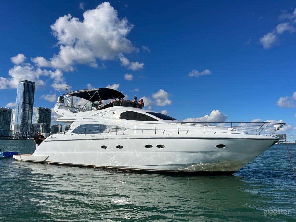 65' Aicon Yacht Photo 1