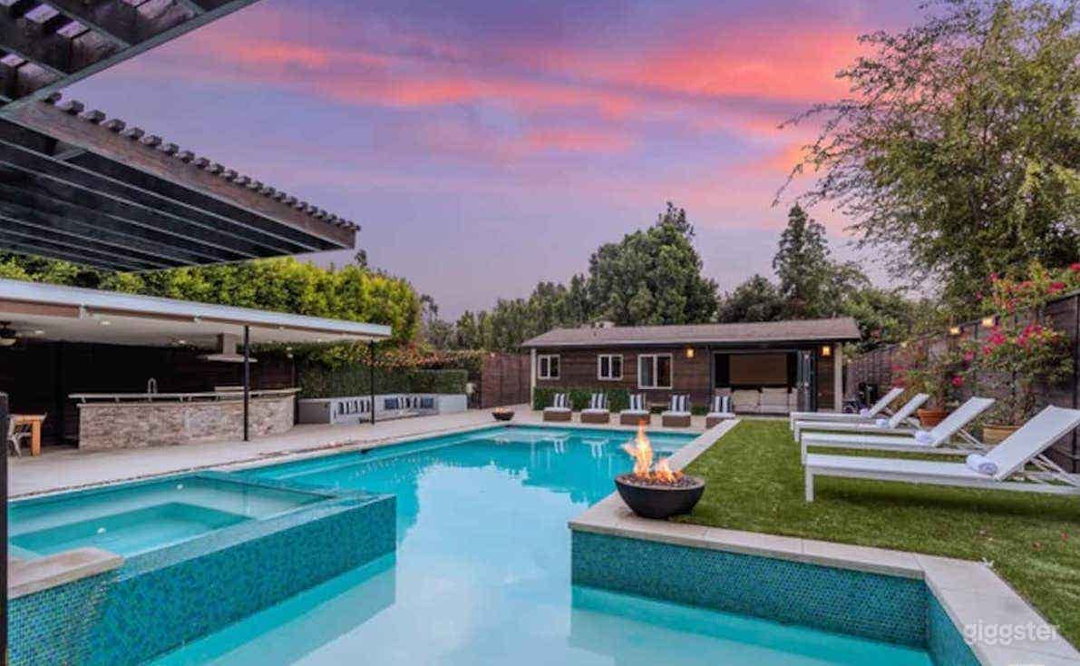 North Hollywood Resort Style Home Photo 2