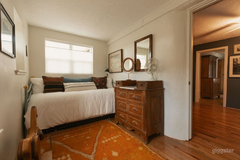  Historic Santa Fe Adobe farmhouse near Canyon Road 