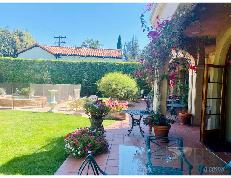  Beverly Hills Breathtaking Home with Easy Access 