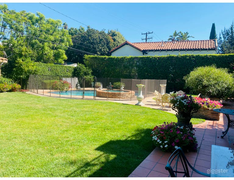  Beverly Hills Breathtaking Home with Easy Access 