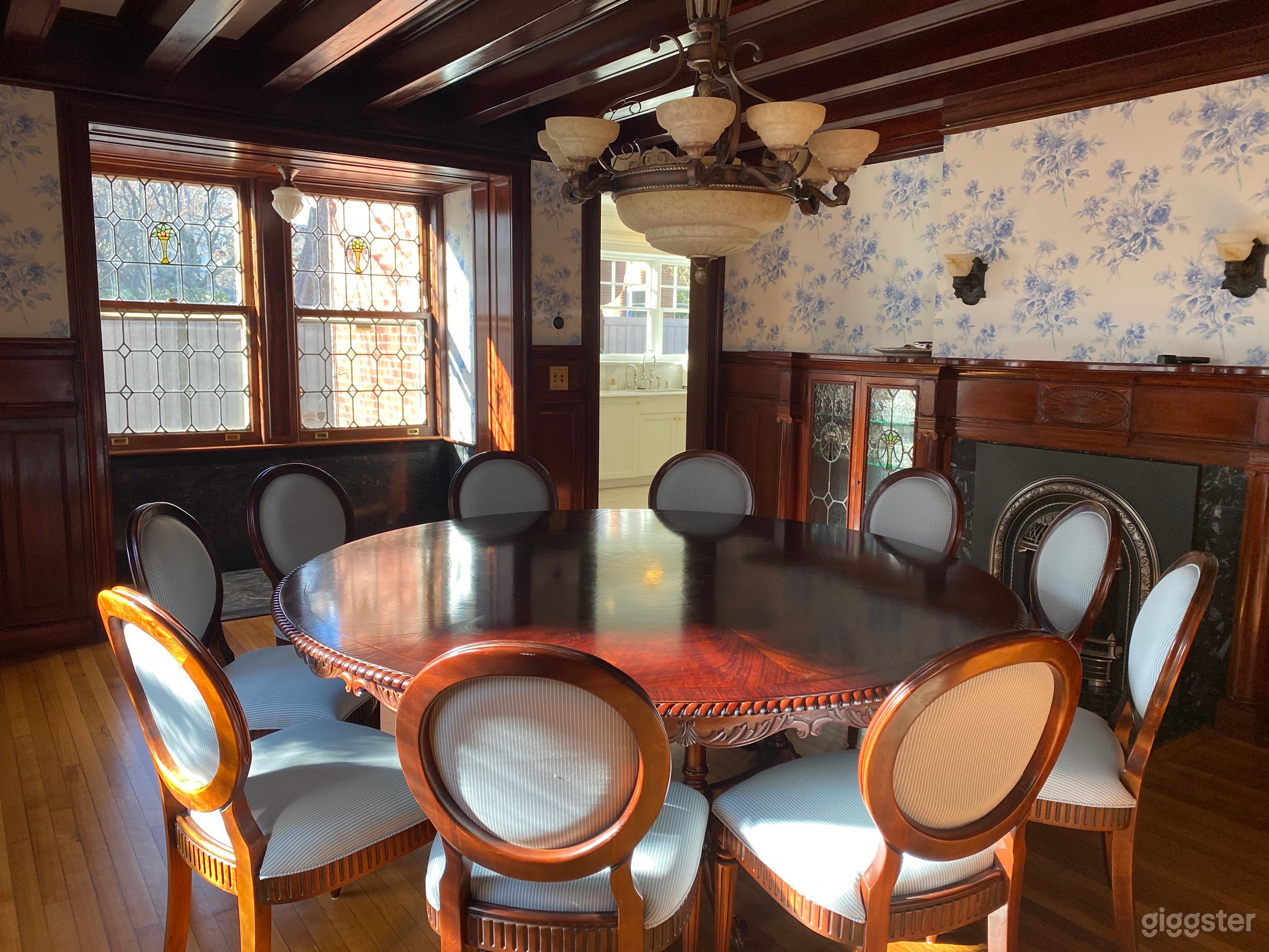 Large dining room that seats ten