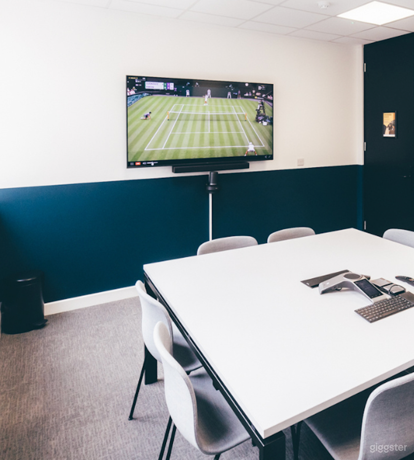 The Watson Room Good for 8 persons Photo 1