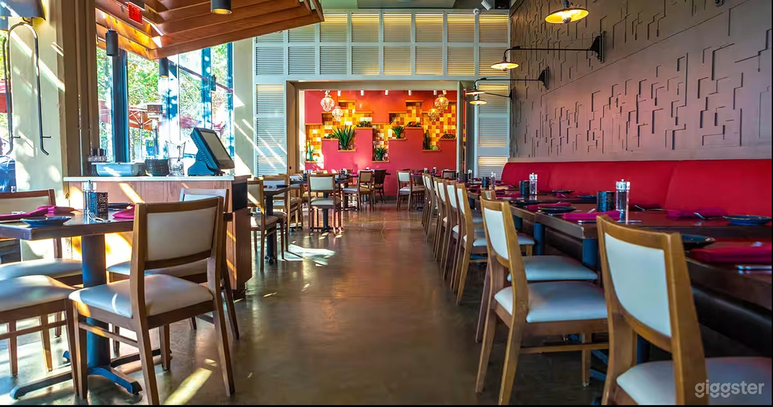 Versatile Restaurant  Photo 4