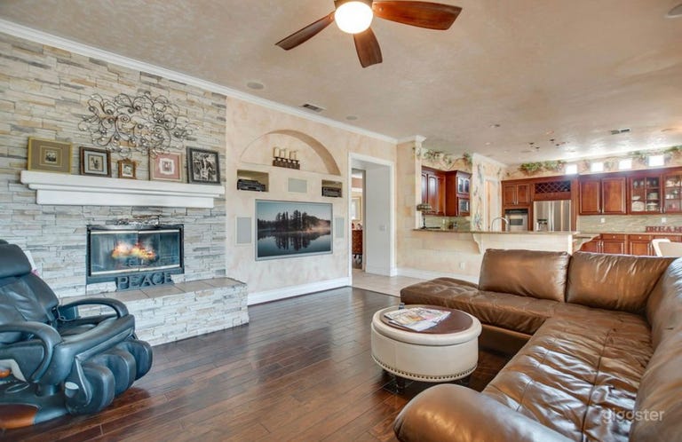  Beautiful Mediterranean Mansion - Rancho Cucamonga 