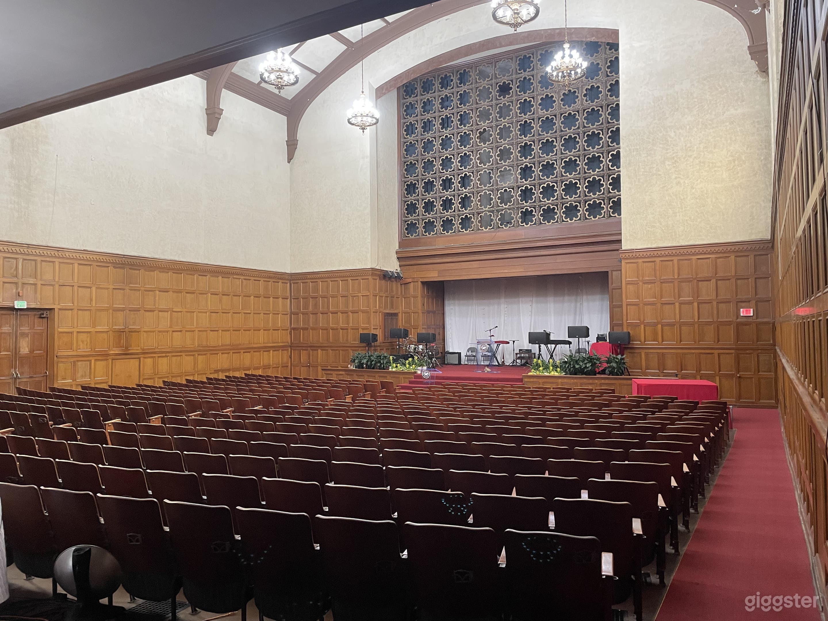 700-Person Historic Auditorium Photo 1