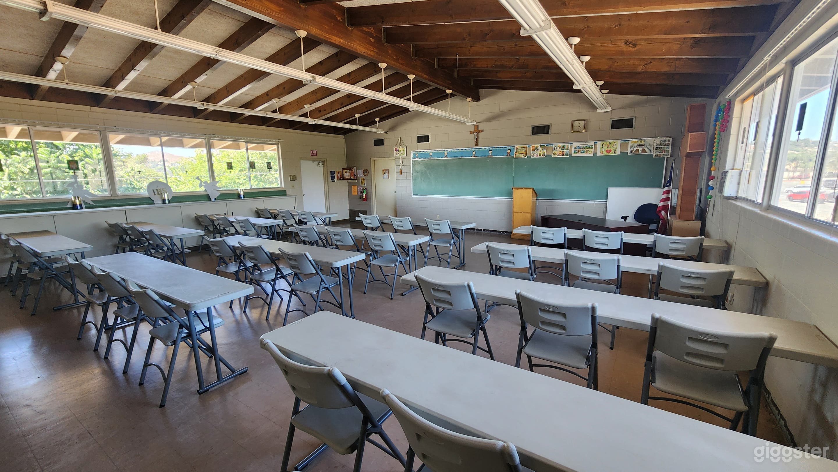 Versatile School Building &amp; Classrooms for Video, Film, and Photography Shoots Photo 1