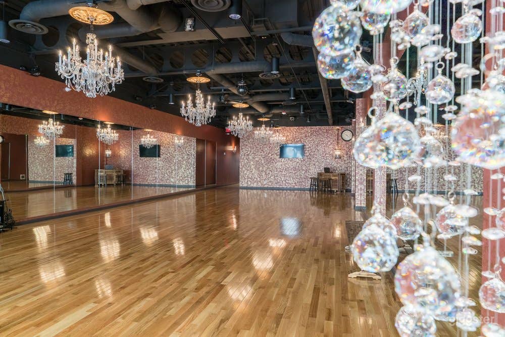 Beautiful and Classy Dance Studio in Summerlin Vegas Photo 3