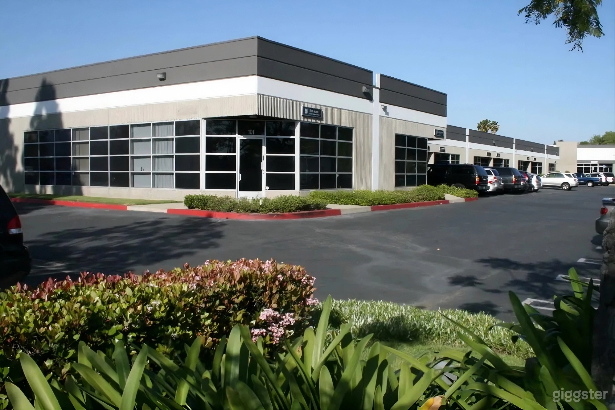 San Dimas Meeting & Production Space – Up to 6 Guests Photo 3
